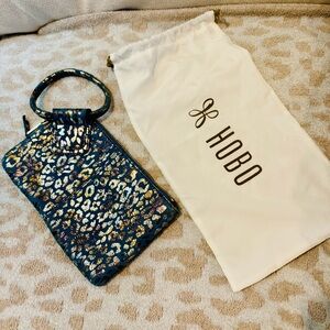 HOBO Sable Mirror Cheetah
$148 NWOT (never used)